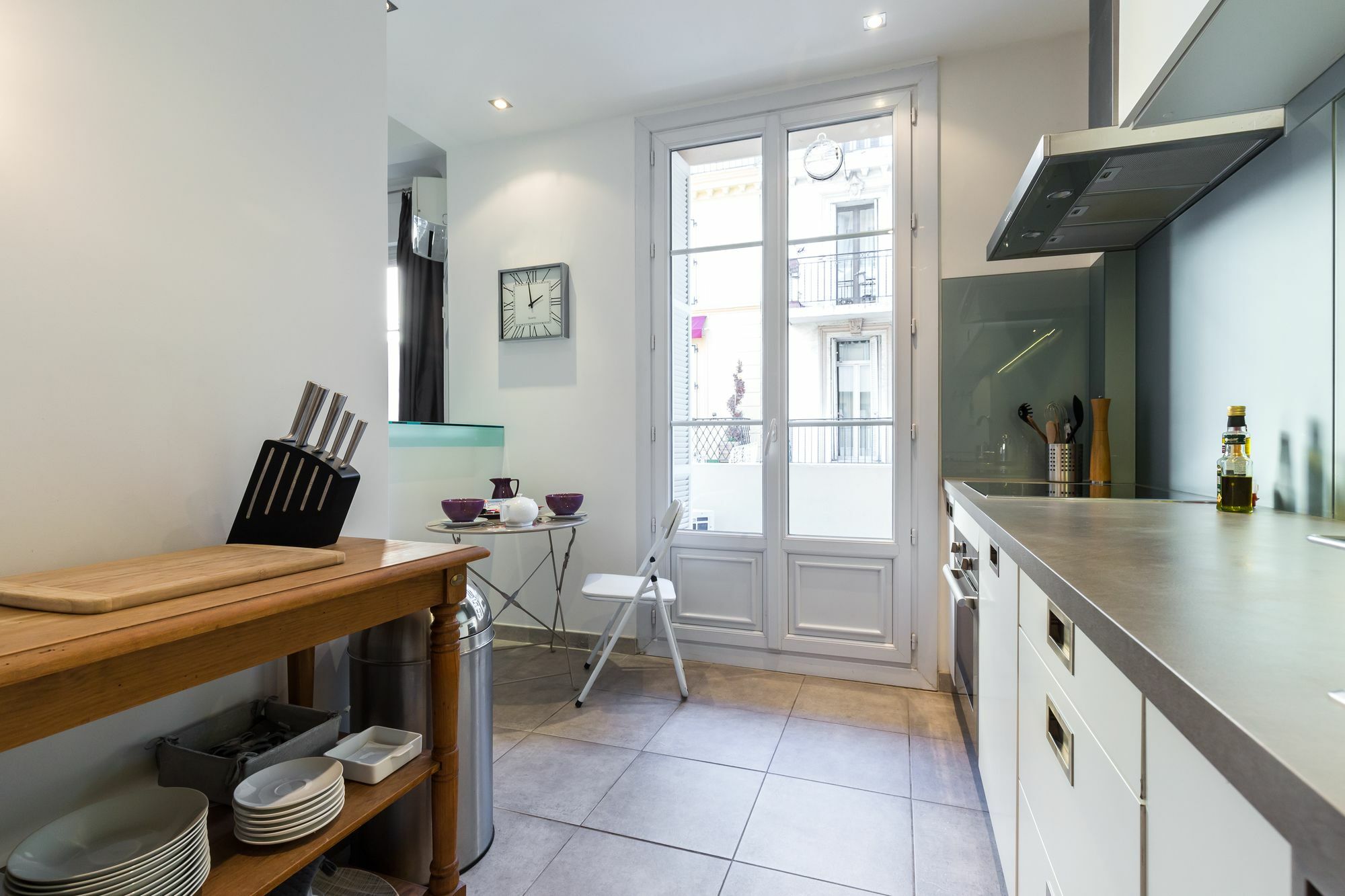 Cannes Modern: Central 2-Bed with Aircon Exterior photo